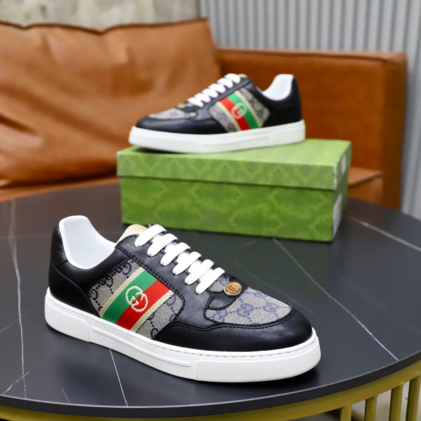 Ex-factory price: 420💰🙅‍♂️🙅‍♂️🙅‍♂️ Brand: Gucci GUCCi Standard code: 38-44 (45 customized) Grade: Same as the official website Material: Original leather splicing, comfortable and breathable sheepskin lining, original wear-resistant outsole Style category: Men's fashionable casual shoes, running, sports shoes, noble luxury brand elements, top luxury Color: actual picture color